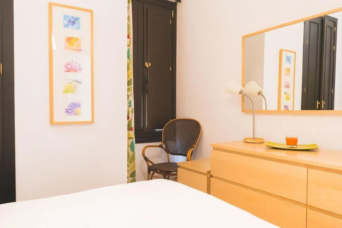 Centrico Apartamento En Calle Carreteria - Málaga Espanha