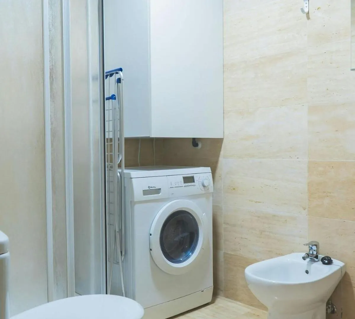 Centrico Apartamento En Calle Carreteria - Málaga